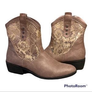 Sugar Imitation Suede and Lace Boot Size 11